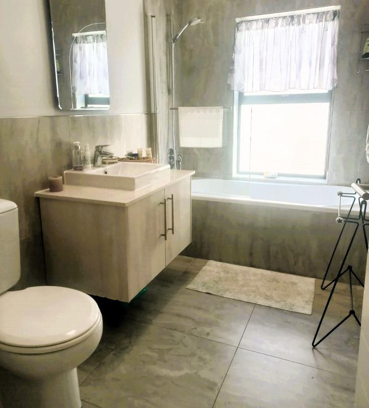3 Bedroom Property for Sale in Somerset West Western Cape